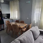 Appartement Xhovi