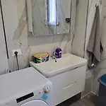 Appartement Xhovi *