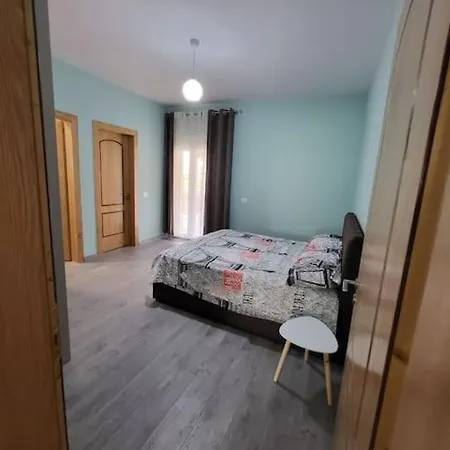 Appartamento Xhovi
