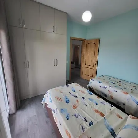 Xhovi アパート *