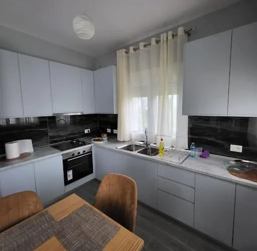 Xhovi * Ishull-Lezhe