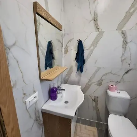 Xhovi Apartment *