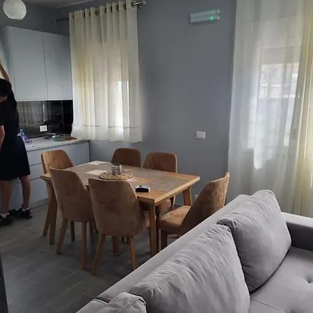 Apartment Xhovi